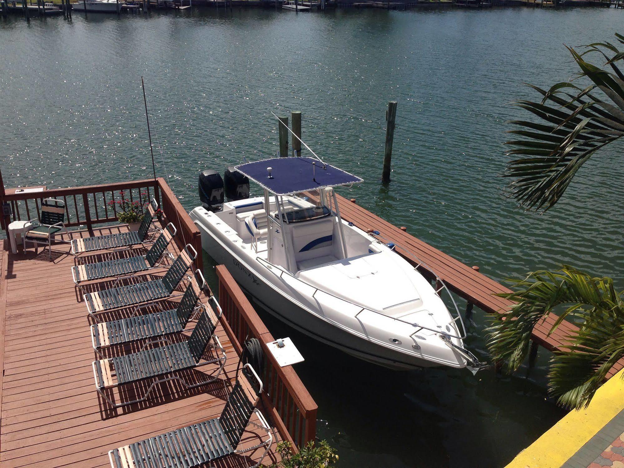 Bay Palms Waterfront - And Marina Hotel