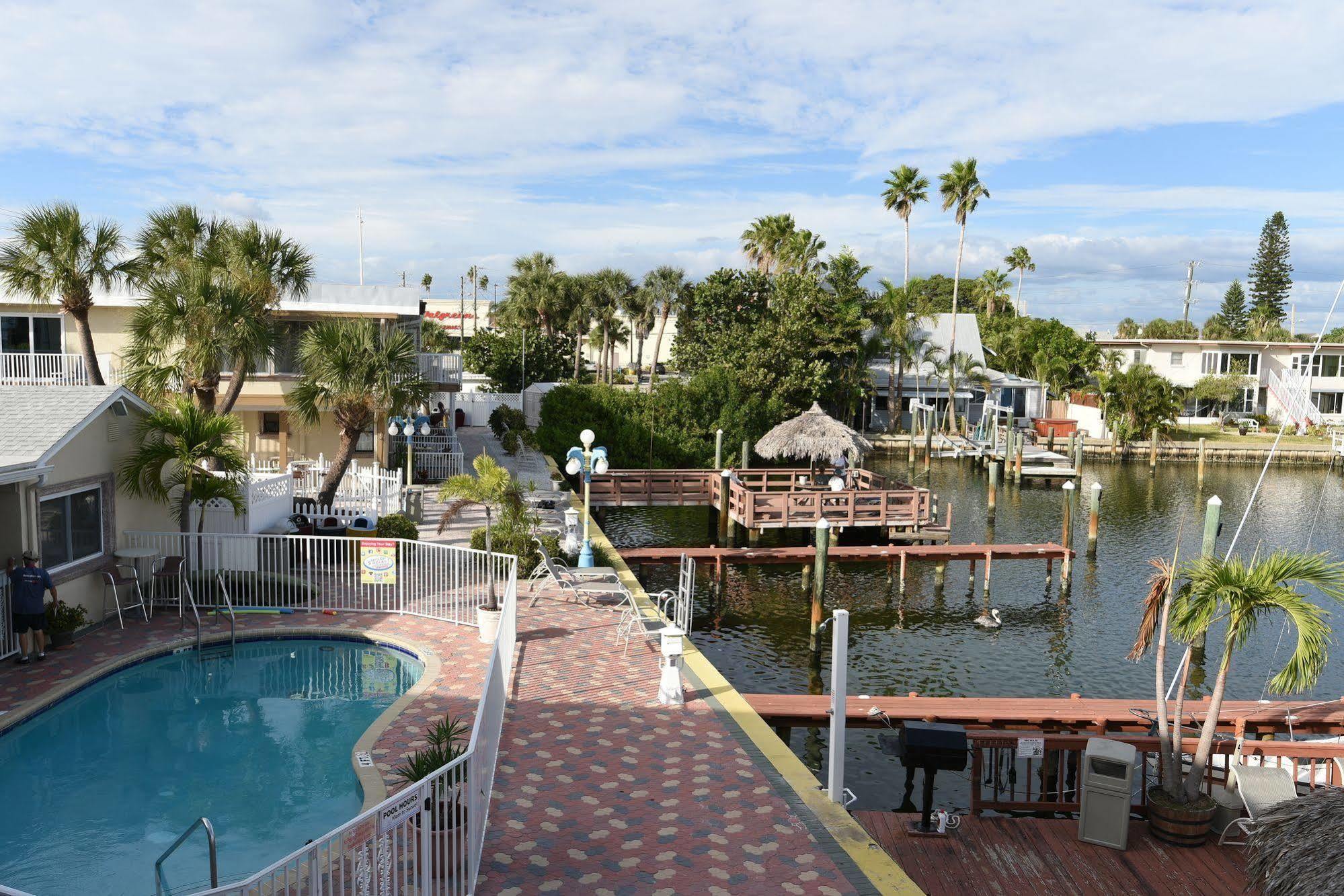 Bay Palms Waterfront - And Marina Hotel 3*