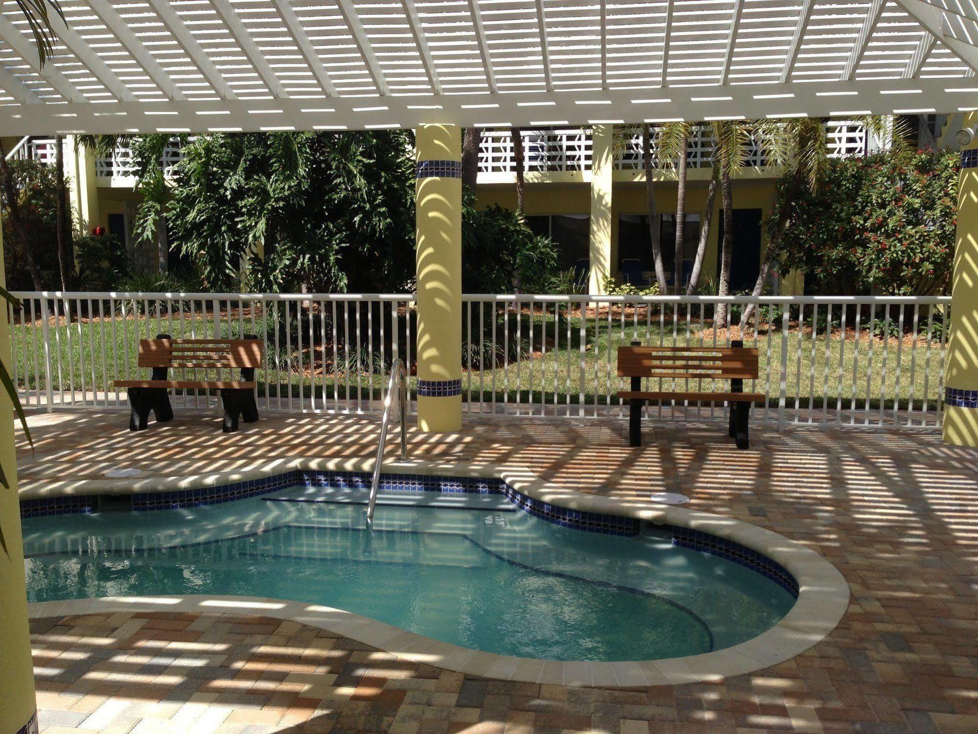 Alden - A Beachfront Hotel