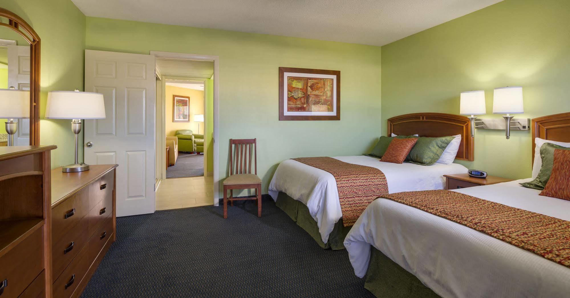 Alden - A Beachfront 3*