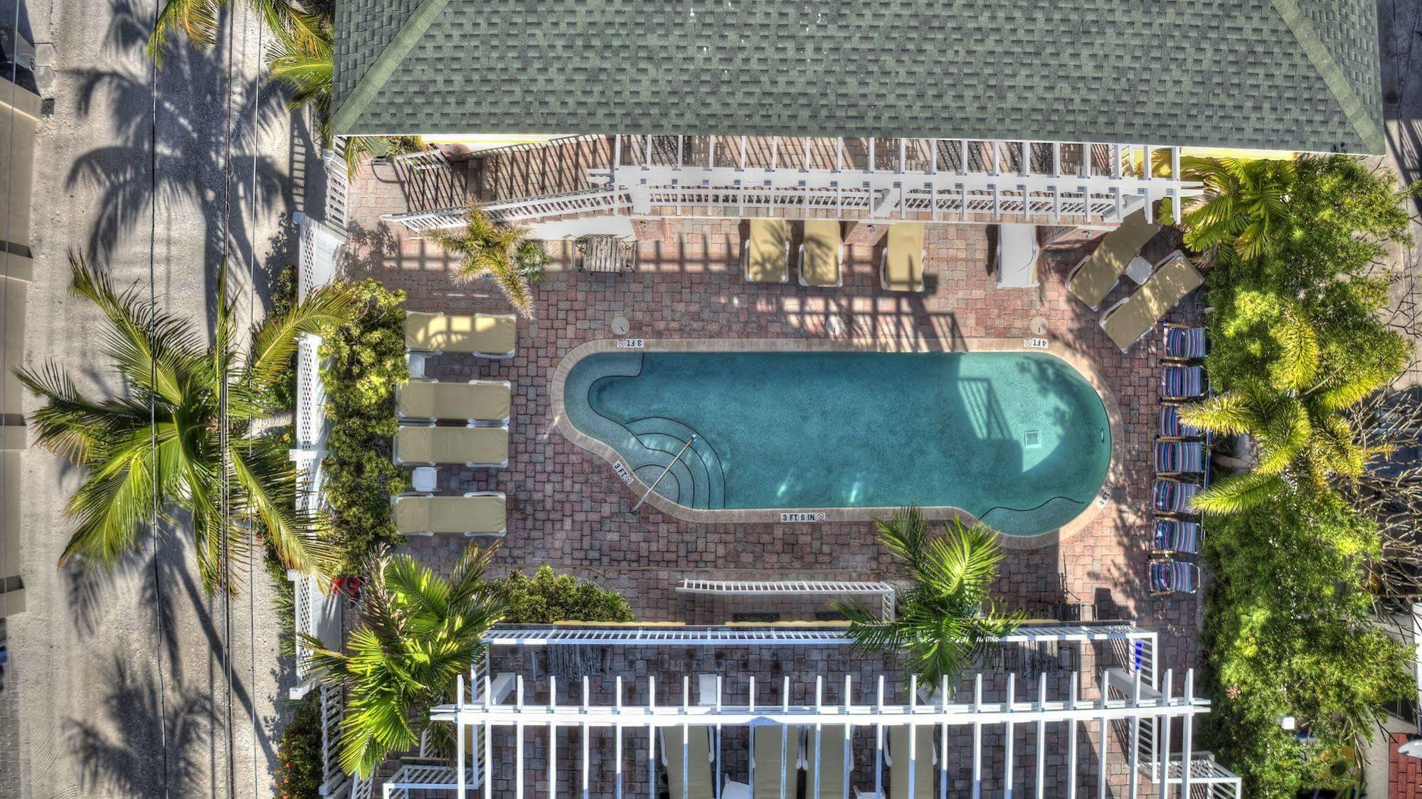 Coconut Pass-a-grille Hotel St. Pete Beach