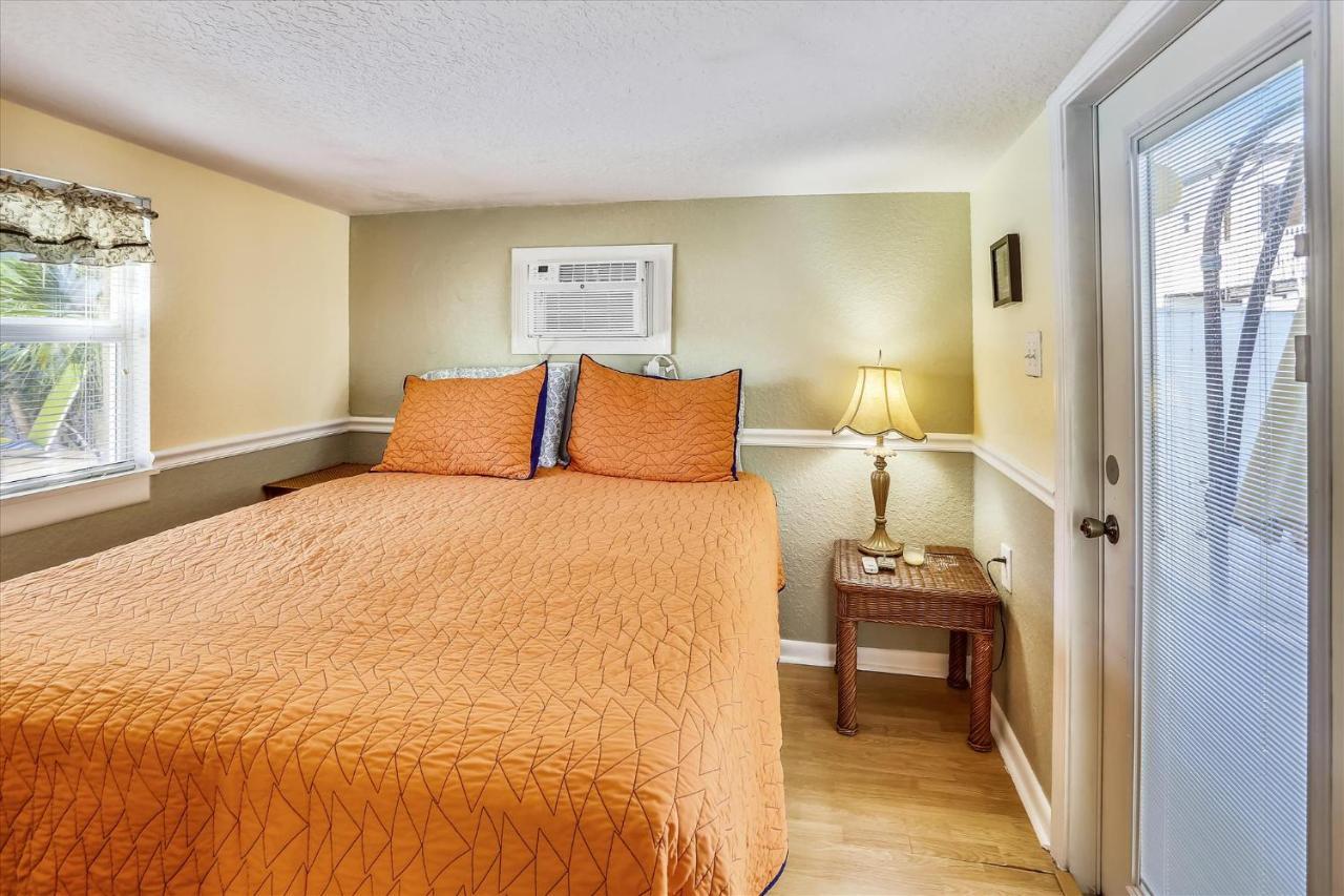 The Cottages At Madeira Beach Villa *