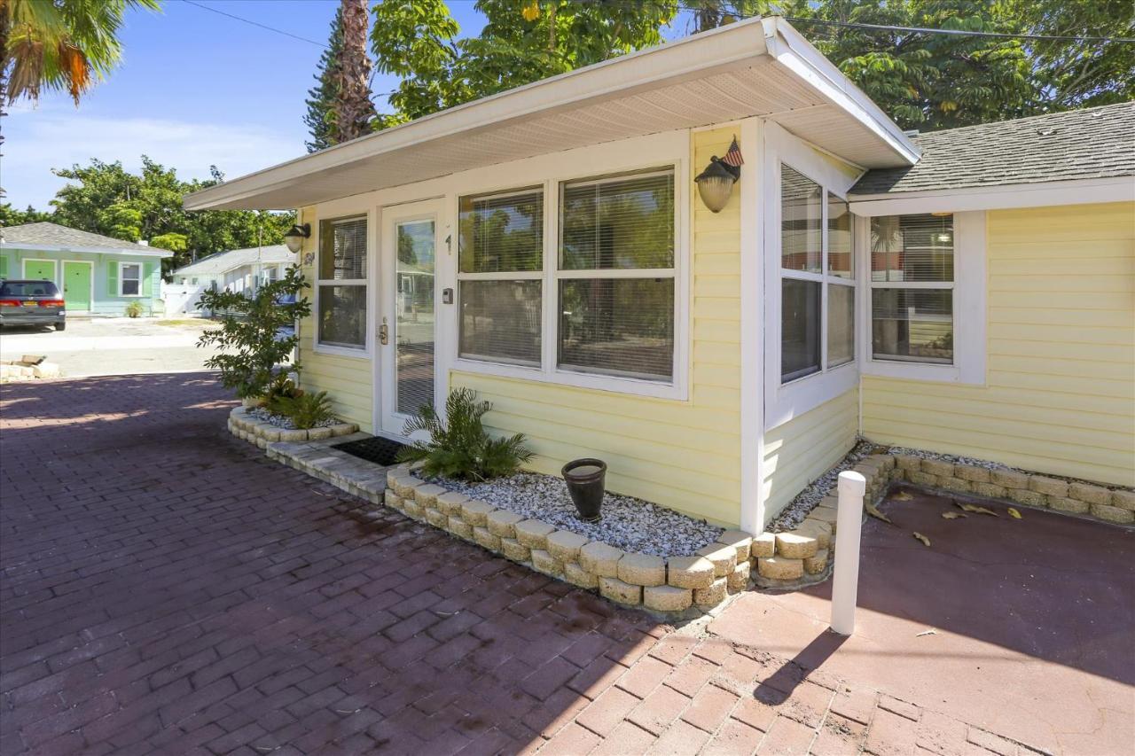 The Cottages At Madeira Beach Villa *