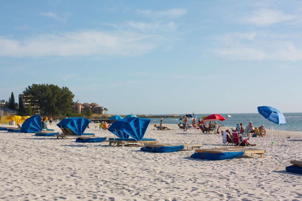210 - Sandy Shores * St. Pete Beach